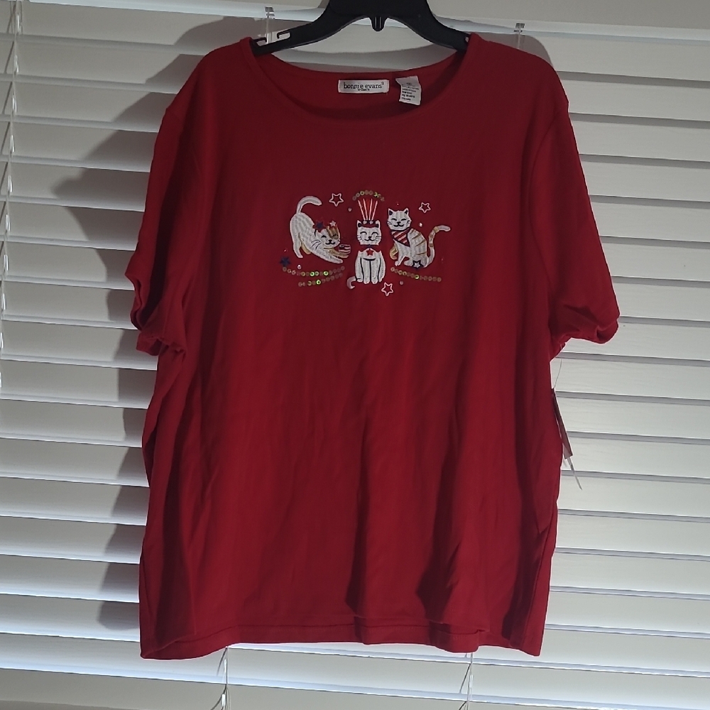 Red Cat Graphic T-Shirt
